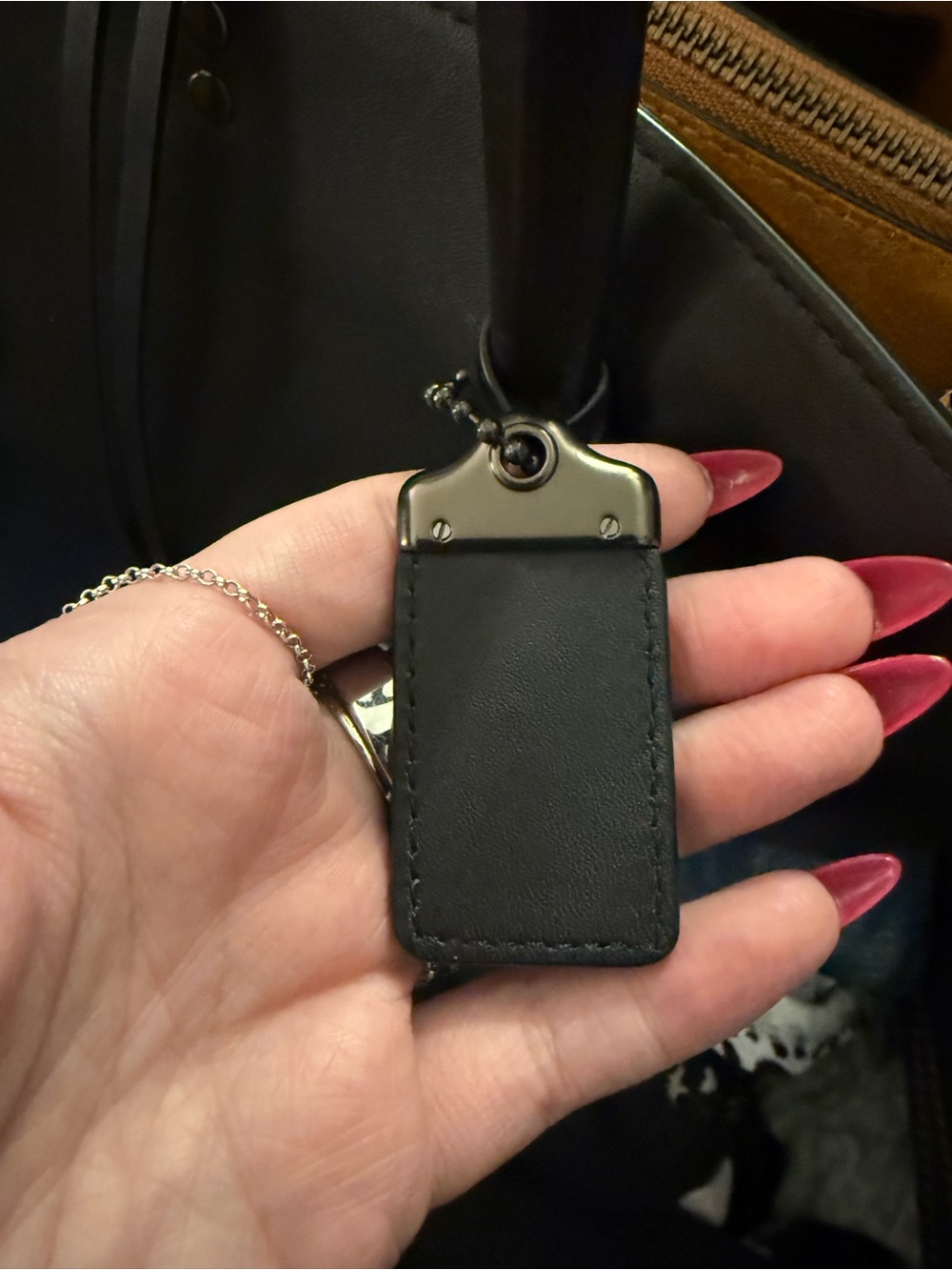 Coach Black Cooper Carryall 1941 - Picture 11 of 11